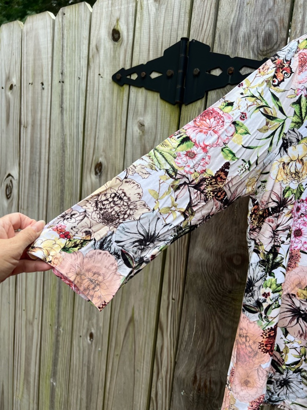 CHICOS Floral Butterfly 3/4 Sleeve Cotton Tan Women’s 2 Medium - Picture 3 of 10